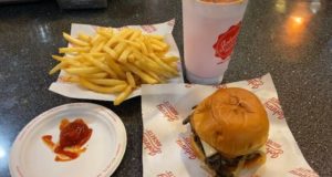 一人旅で食べたハンバーガー